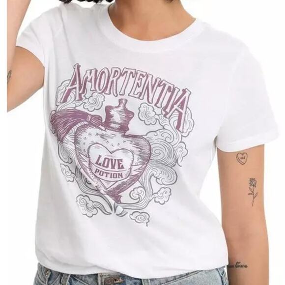 Hot topic NEW Harry Potter Amortentia love potion graphic print tee white M - Picture 1 of 5